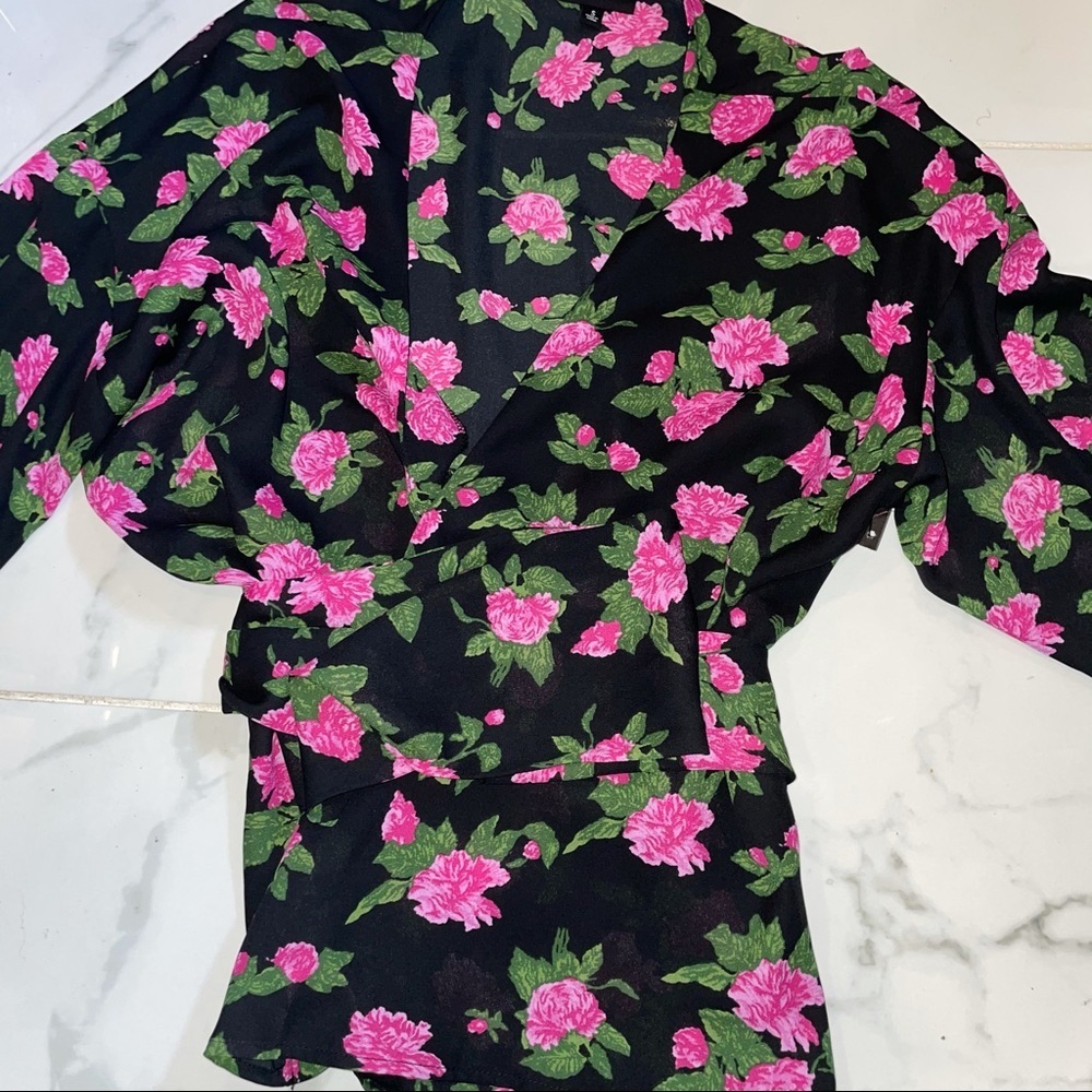 Who What Wear Black Pink Rose Wrap Top - Picture 5 of 6